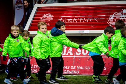 Victoria para mantenerse vivo en la pelea y que sirve de homenaje a la cantera y la afición