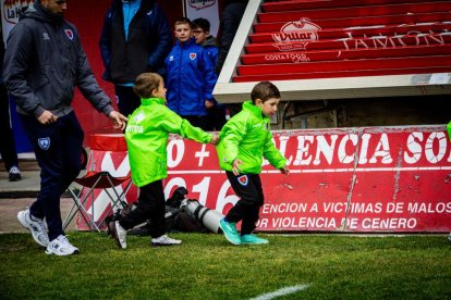 Victoria para mantenerse vivo en la pelea y que sirve de homenaje a la cantera y la afición