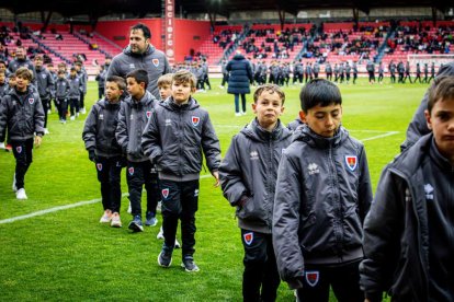 Victoria para mantenerse vivo en la pelea y que sirve de homenaje a la cantera y la afición