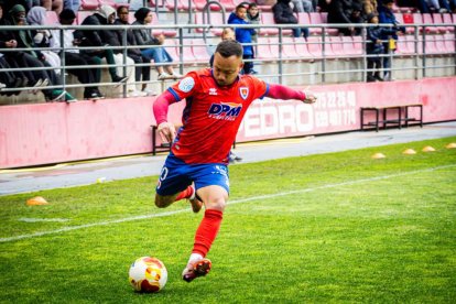 Victoria para mantenerse vivo en la pelea y que sirve de homenaje a la cantera y la afición