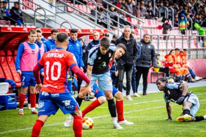 Victoria para mantenerse vivo en la pelea y que sirve de homenaje a la cantera y la afición