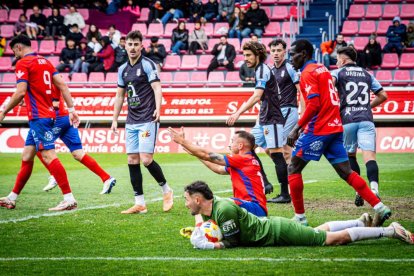 Victoria para mantenerse vivo en la pelea y que sirve de homenaje a la cantera y la afición