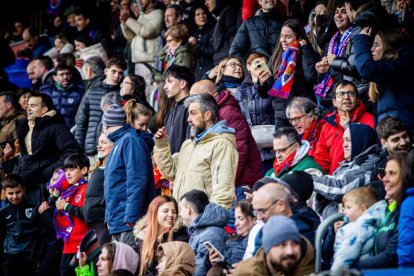 Victoria para mantenerse vivo en la pelea y que sirve de homenaje a la cantera y la afición