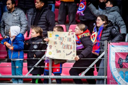 Victoria para mantenerse vivo en la pelea y que sirve de homenaje a la cantera y la afición