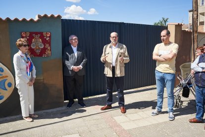 El mural ha sido donado a la Asociación Cerámica de Almazán.
