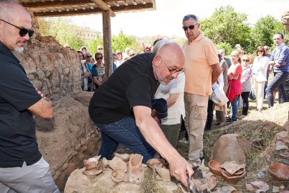 El mural ha sido donado a la Asociación Cerámica de Almazán.