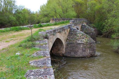 El puente de origen medieval que evidencia la importancia estratégica de Andaluz como punto de paso histórico