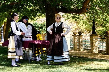 Una tradicional jornada festiva en el Parque Santa Clara a la que acudió todo el barrio