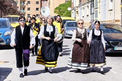 Una tradicional jornada festiva en el Parque Santa Clara a la que acudió todo el barrio