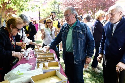 Una tradicional jornada festiva en el Parque Santa Clara a la que acudió todo el barrio
