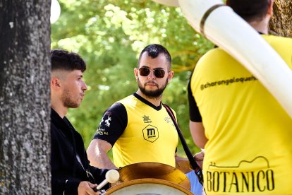Una tradicional jornada festiva en el Parque Santa Clara a la que acudió todo el barrio