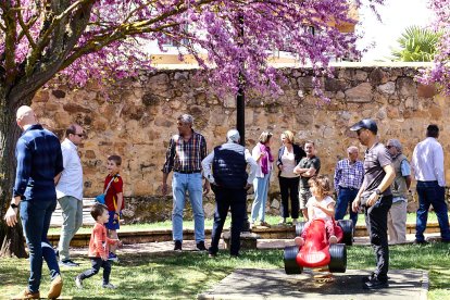 Una tradicional jornada festiva en el Parque Santa Clara a la que acudió todo el barrio