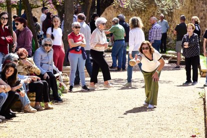 Una tradicional jornada festiva en el Parque Santa Clara a la que acudió todo el barrio