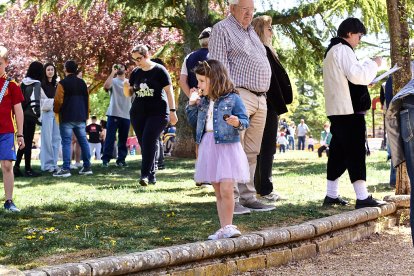 Una tradicional jornada festiva en el Parque Santa Clara a la que acudió todo el barrio