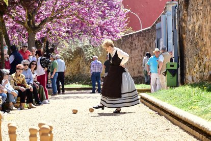 Una tradicional jornada festiva en el Parque Santa Clara a la que acudió todo el barrio