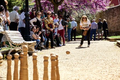 Una tradicional jornada festiva en el Parque Santa Clara a la que acudió todo el barrio