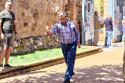 Una tradicional jornada festiva en el Parque Santa Clara a la que acudió todo el barrio