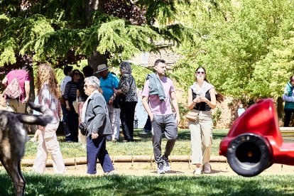 Una tradicional jornada festiva en el Parque Santa Clara a la que acudió todo el barrio