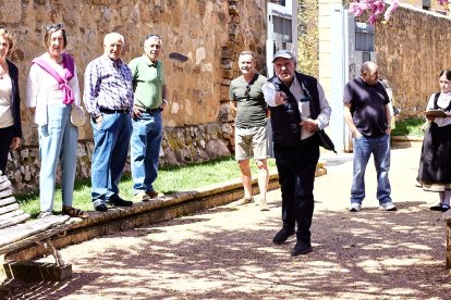 Una tradicional jornada festiva en el Parque Santa Clara a la que acudió todo el barrio