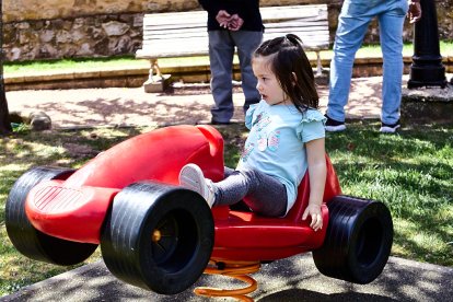 Una tradicional jornada festiva en el Parque Santa Clara a la que acudió todo el barrio