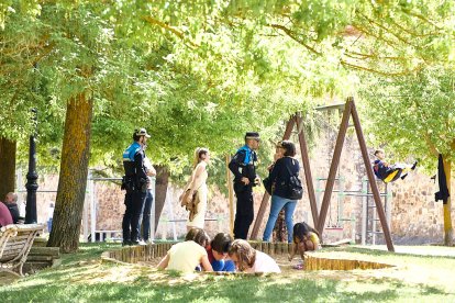 Una tradicional jornada festiva en el Parque Santa Clara a la que acudió todo el barrio