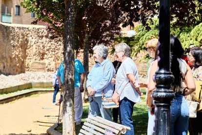 Una tradicional jornada festiva en el Parque Santa Clara a la que acudió todo el barrio