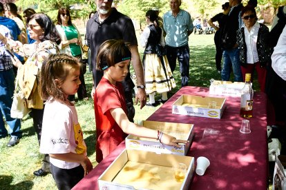 Una tradicional jornada festiva en el Parque Santa Clara a la que acudió todo el barrio