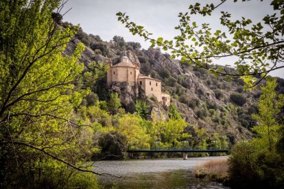 Una fiesta literaria para rendir homenaje a Juan Antonio Gaya Nuño y su obra El Santero de San Saturio