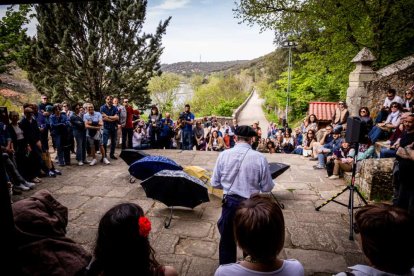Una fiesta literaria para rendir homenaje a Juan Antonio Gaya Nuño y su obra El Santero de San Saturio
