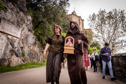 Una fiesta literaria para rendir homenaje a Juan Antonio Gaya Nuño y su obra El Santero de San Saturio