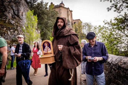 Una fiesta literaria para rendir homenaje a Juan Antonio Gaya Nuño y su obra El Santero de San Saturio