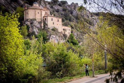Una fiesta literaria para rendir homenaje a Juan Antonio Gaya Nuño y su obra El Santero de San Saturio