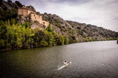 Una fiesta literaria para rendir homenaje a Juan Antonio Gaya Nuño y su obra El Santero de San Saturio