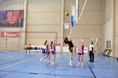 Más de 100 partidos de baloncesto fueron los disputados en el San Andrés
