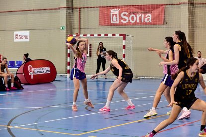 Más de 100 partidos de baloncesto fueron los disputados en el San Andrés