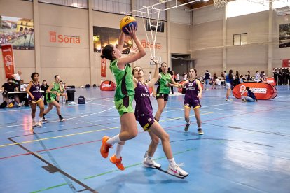 Más de 100 partidos de baloncesto fueron los disputados en el San Andrés