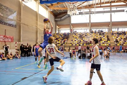 Más de 100 partidos de baloncesto fueron los disputados en el San Andrés