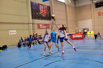 Más de 100 partidos de baloncesto fueron los disputados en el San Andrés