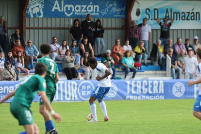 El Almazán cayó derrotado en La Arboleda