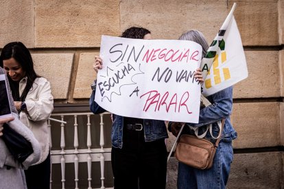 Reclaman un estatuto profesional propio, reconocimiento de la categoría y acabar con una abusiva jornada laboral