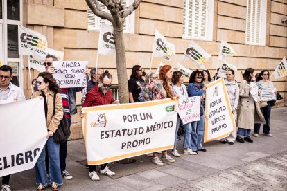 Reclaman un estatuto profesional propio, reconocimiento de la categoría y acabar con una abusiva jornada laboral