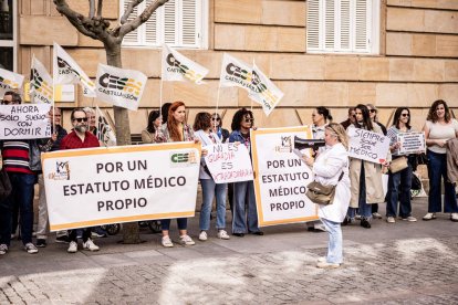 Reclaman un estatuto profesional propio, reconocimiento de la categoría y acabar con una abusiva jornada laboral