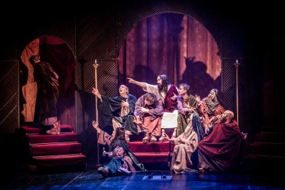 Una obra de teatro inspirada en los desfiles de Semana Santa