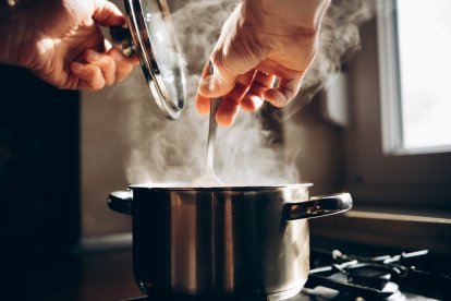 El vapor y la cocción pausada concentran sabores y conservan los nutrientes en los guisos tradicionales