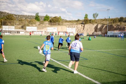 El club celebra su primer ascenso a Tercera Federación.