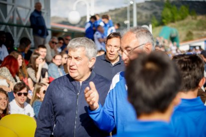 El club celebra su primer ascenso a Tercera Federación.
