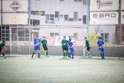 El club celebra su primer ascenso a Tercera Federación.