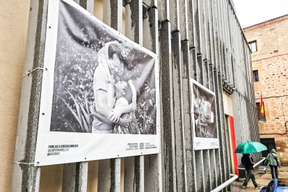 La calle se convierte en museo para celebrar el X aniversario de OnPhoto Soria.