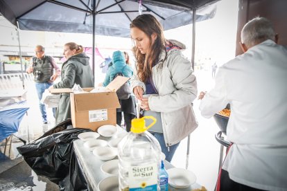 Han logrado vender las 500 raciones de sus migas solidarias, alcanzando el objetivo de recaudación.