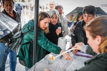 Han logrado vender las 500 raciones de sus migas solidarias, alcanzando el objetivo de recaudación.